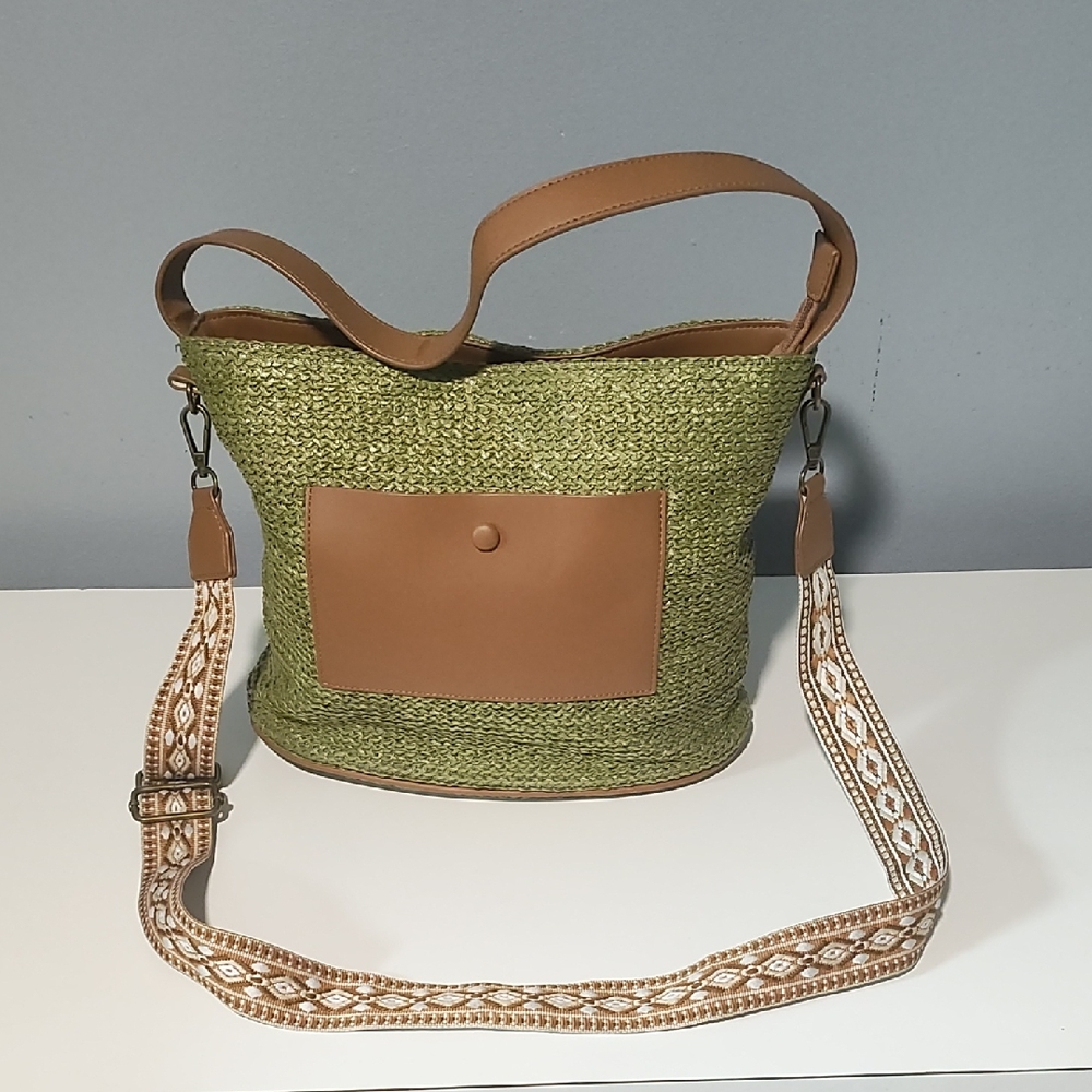Crossi Chic Green and Tan Shoulder Bag